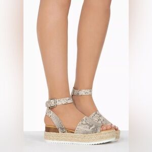 Soda Topic Beige Python Espadrilles Trim Flatform Studded Wedge Open Toe Sandals